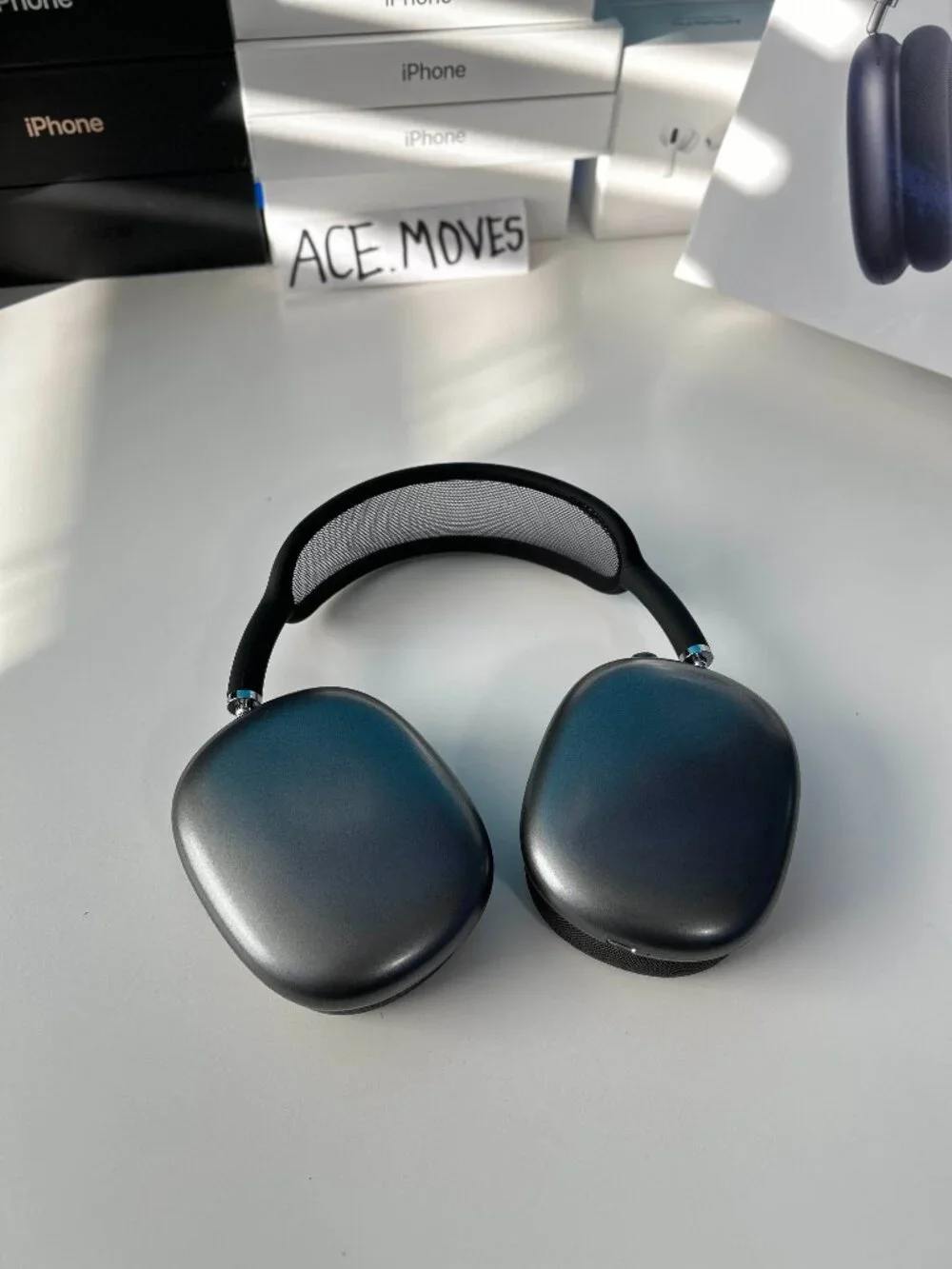 Apple air pod pro max grey with working everything displayed in the pictures.